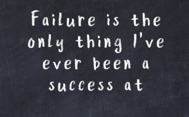 Siyah karatahtaya Tebeşir Bilgisi Yazısı