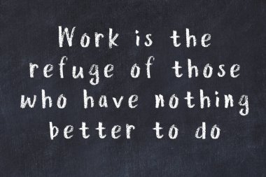 Siyah karatahtaya Tebeşir Bilgisi Yazısı