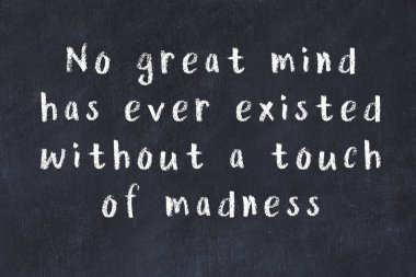 Siyah karatahtaya Tebeşir Bilgisi Yazısı