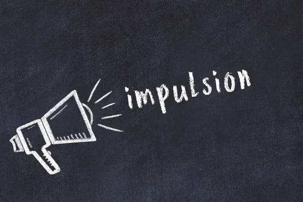 Tebeşir hoparlörü ve siyah karatahtaya yazma dürtüsü