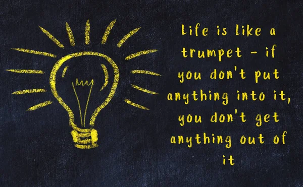 Chalk drawing of a bulb and inscription of wise quote — Stock Photo, Image