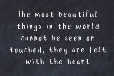 Siyah karatahtaya Tebeşir Bilgisi Yazısı