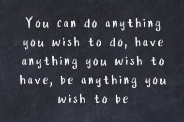 Siyah karatahtaya Tebeşir Bilgisi Yazısı