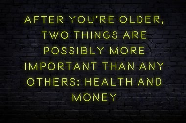 Tuğla duvardaki neon ışığın gece görüşü. Bilge Qoutation. 