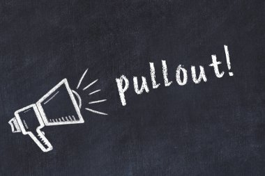 Tebeşir hoparlörü ve yazı tahtası siyah.