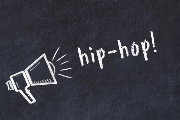 Högtalare och inskription hip-hop på svart tavla — Stockfoto