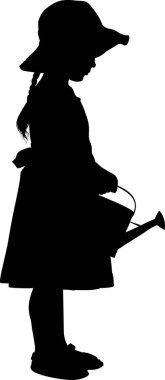 Sulama tüpü tutan genç bir kız açık havada siluet yapabilir.