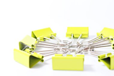 İş, kuruluş, işbirliği, birlik veya ekip çalışması kavramı: kopya alanı beyaz zemin üzerine yeşil bağlayıcı Clip grubu