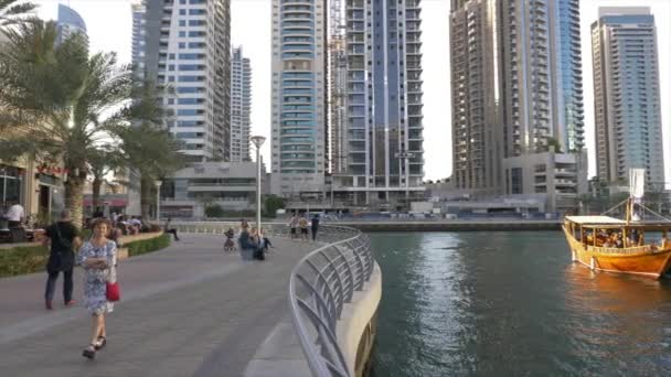 Dubai Uae January 11th 2018 People Walking City Embankment Background Stock Video C Andrew Depositphotos 237900354