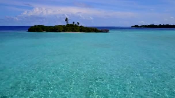 Flygfoto landskap paradiset havsutsikt strand tid av blått hav med ren sandig bakgrund — Stockvideo