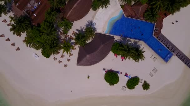 Drone view abstract of paradise bay beach holiday by blue water with white sandy background — Vídeo de Stock