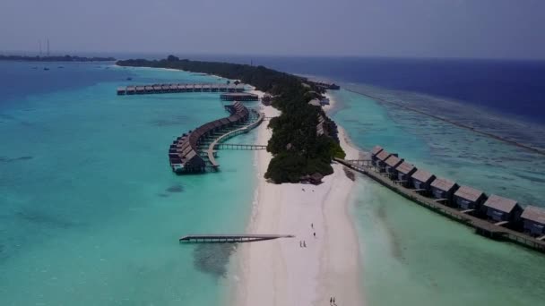 Воздушный беспилотник текстура райского курортного путешествия по морю и белому песку — стоковое видео