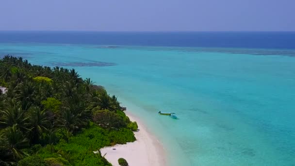 Drone cielo aéreo de relajante aventura de playa laguna por mar azul y fondo arenoso limpio — Vídeos de Stock