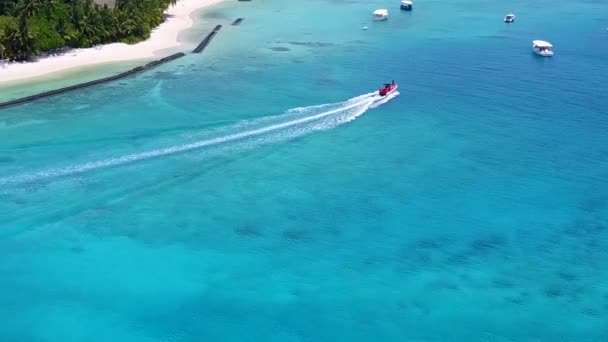 Textura aérea de la laguna marina estilo de vida de playa por el océano turquesa y fondo de arena blanca — Vídeo de stock