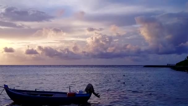 Légi drón táj egzotikus öböl strand életmód átlátszó óceán fehér homokos háttér — Stock videók