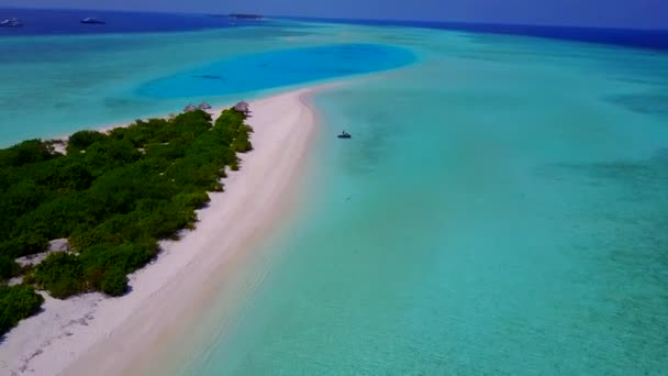 Letecký drone krajina ráje moře pohled na pláž dobrodružství mělké moře s bílým písečným pozadím
