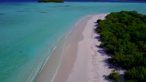 Luftdrohne Natur des Paradieses Meerblick Strandurlaub von blauem Meer und weißem Sand Hintergrund — Stockvideo