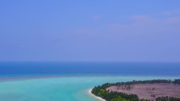 Légi drón textúra egzotikus tengerpart idő kék óceán fehér homok háttér — Stock videók