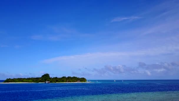Drone paesaggio marino del paradiso baia spiaggia viaggio da laguna blu con sfondo di sabbia bianca — Video Stock