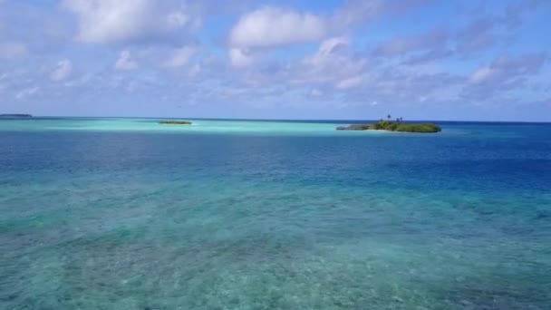 Légi ég paradicsom üdülőhely strand nyaralás vízi kék óceán fehér homokos háttér — Stock videók