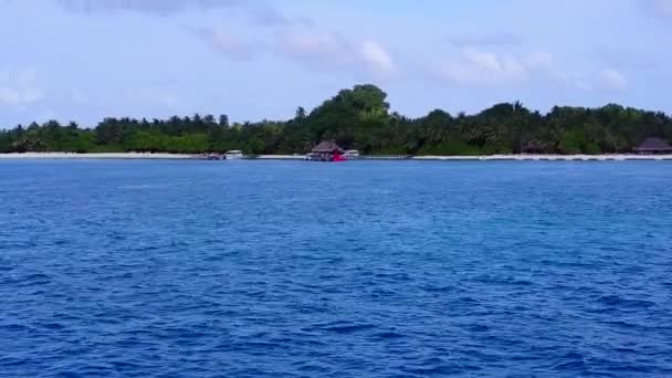 Flygfoto landskap idyllisk strand resa med turkos hav och vit sand bakgrund — Stockvideo