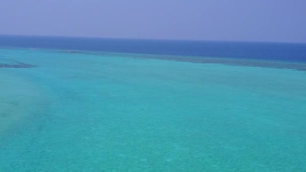 Paisaje aéreo de isla perfecta aventura de playa por mar azul aqua y fondo de arena brillante — Vídeos de Stock