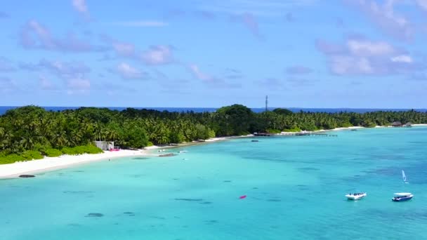 Dron letecké abstraktní klidné Bay Beach životní styl mělké laguny a bílé písečné pozadí — Stock video