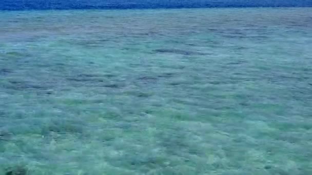 Turismo aereo dell'isola marina viaggio in spiaggia dal blu dell'oceano e sfondo di sabbia bianca — Video Stock