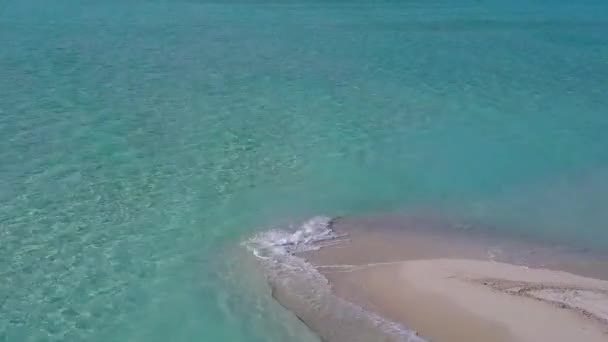 Krajobraz z lotu ptaka egzotyczne morze plaży wakacje przez niebieski ocean i biały piasek tło — Wideo stockowe