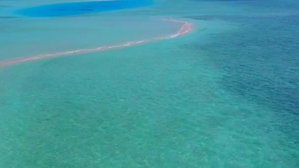 Drone vista natura del mare marino spiaggia stile di vita dal mare turchese e sfondo sabbioso luminoso — Video Stock