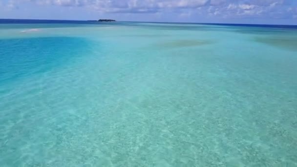 Vista aerea natura della baia marina viaggio in spiaggia da laguna chiara e sfondo di sabbia bianca — Video Stock