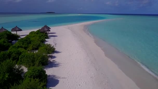 Drone paesaggio marino della laguna perfetta viaggio in spiaggia da mare limpido con sfondo di sabbia bianca — Video Stock
