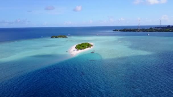 Vista aérea natureza de luxo vista mar praia férias por azul verde oceano com fundo de areia branca — Vídeo de Stock