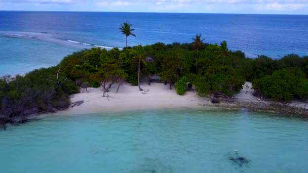 Aereo astratto di bella spiaggia dell'isola viaggio da acque poco profonde e sfondo di sabbia bianca — Video Stock