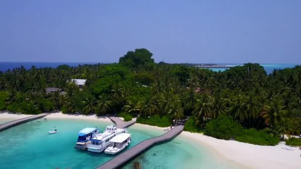 Aereo drone natura della bellissima vacanza al mare costa da laguna verde blu con sfondo di sabbia bianca — Video Stock