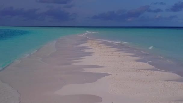 Drone táj paradicsom tengerparti strand életmód által aqua kék lagúna tiszta homokos háttér — Stock videók