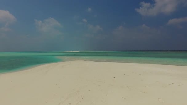 Copy space sky of perfect sea view beach voyage by transparent ocean with white sand background near surf — Stock Video