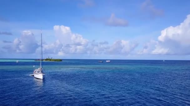 Drone antenne textuur van het paradijs eiland strand reis door transparante zee en witte zandachtergrond — Stockvideo