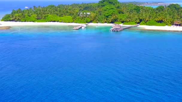 Summer scenery of paradise resort beach vacation by turquoise ocean and clean sandy background near surf — Stock Video