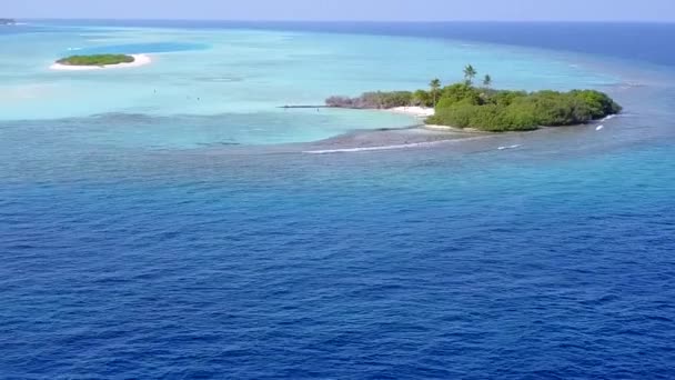 Daytime sky of luxury resort beach wildlife by blue water with white sand background before sunset — Stock Video