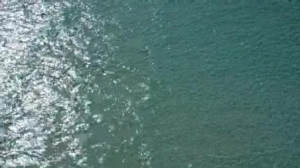 Széles látószögű panoráma tökéletes üdülőhely strand utazás türkiz víz fehér homokos háttér közelében surf — Stock videók