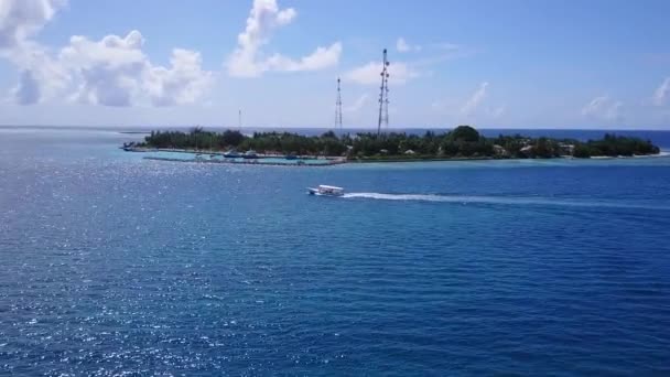 Dag abstract van het paradijs lagune strand vakantie door blauwe lagune met wit zand achtergrond in de buurt van surfen — Stockvideo