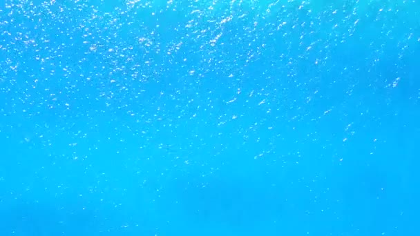 Dag abstract van de zee kust strand levensstijl door blauw water en wit zand achtergrond na zonsopgang — Stockvideo