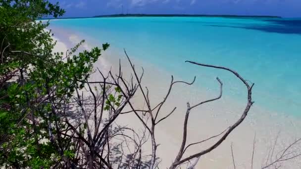 Napfényes panoráma paradicsomi üdülőhely strand kaland kék lagúna fehér homok háttér naplemente előtt — Stock videók