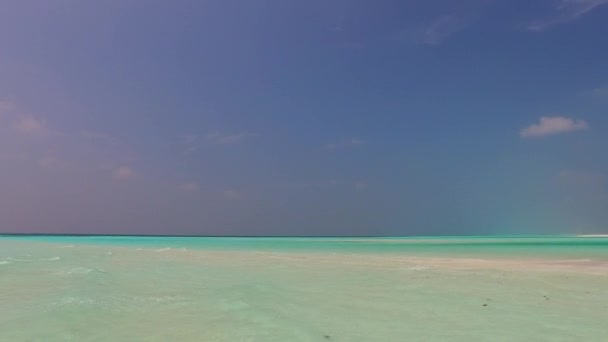 Romantický abstrakt luxusní pobřeží pláž životní styl tyrkysový oceán s čistým pískem pozadí v blízkosti písečného břehu — Stock video