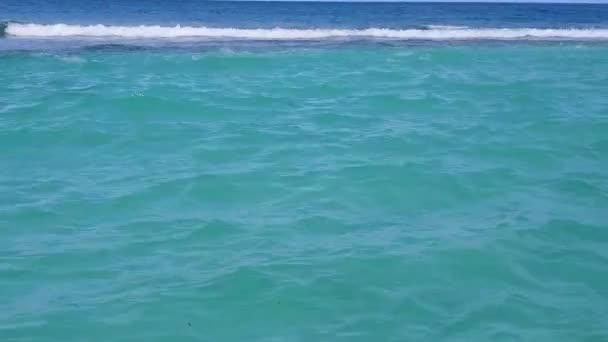 Wide angle sky of tropical coast beach journey by blue ocean with white sand background near sandbar — Stock Video