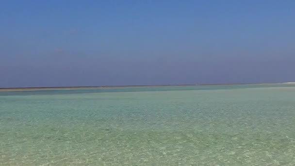 Astratto diurno della laguna marina viaggio in spiaggia da acqua laguna blu e sfondo di sabbia bianca vicino resort — Video Stock