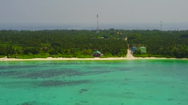 Drohnen-Tourismus von Luxus-Lagune Strand Zeit durch blaue Lagune mit sauberem Sandhintergrund — Stockvideo