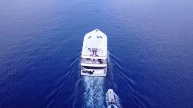 Güneşli soyut cennet soyut turistik plaj macerası Aqua mavi su ve beyaz kum arka plan güneş ışığı