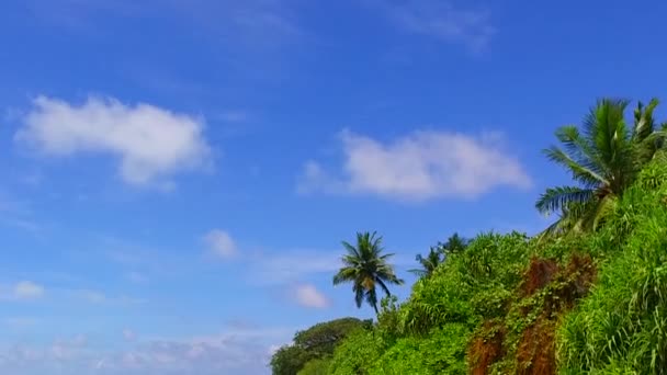 Kopie Raum Landschaft der ruhigen Ferienort Strandurlaub am blauen Meer mit weißem Sandhintergrund in der Nähe von Brandung — Stockvideo